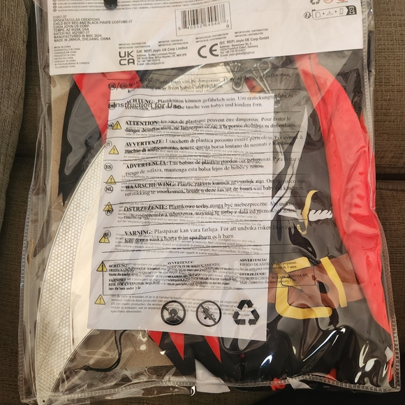 Pirate Adventure Kids Costume Set - Red and Black - Picture 6 of 6